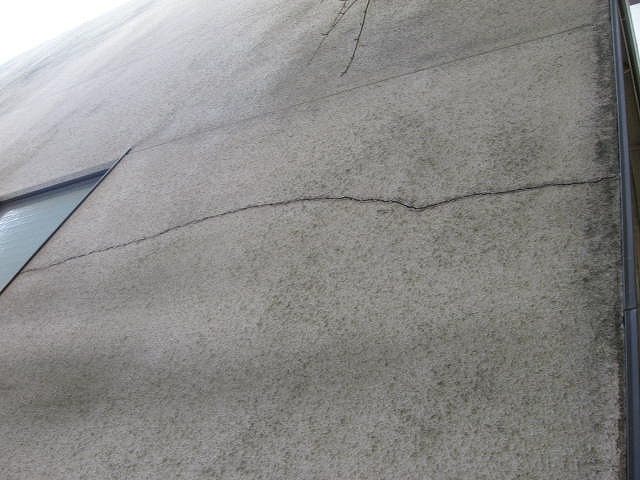 外壁ヒビ